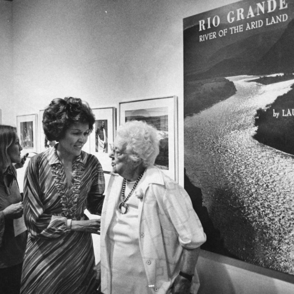 Photographer Laura Gilpin being honored by First Lady Clara Apodaca.